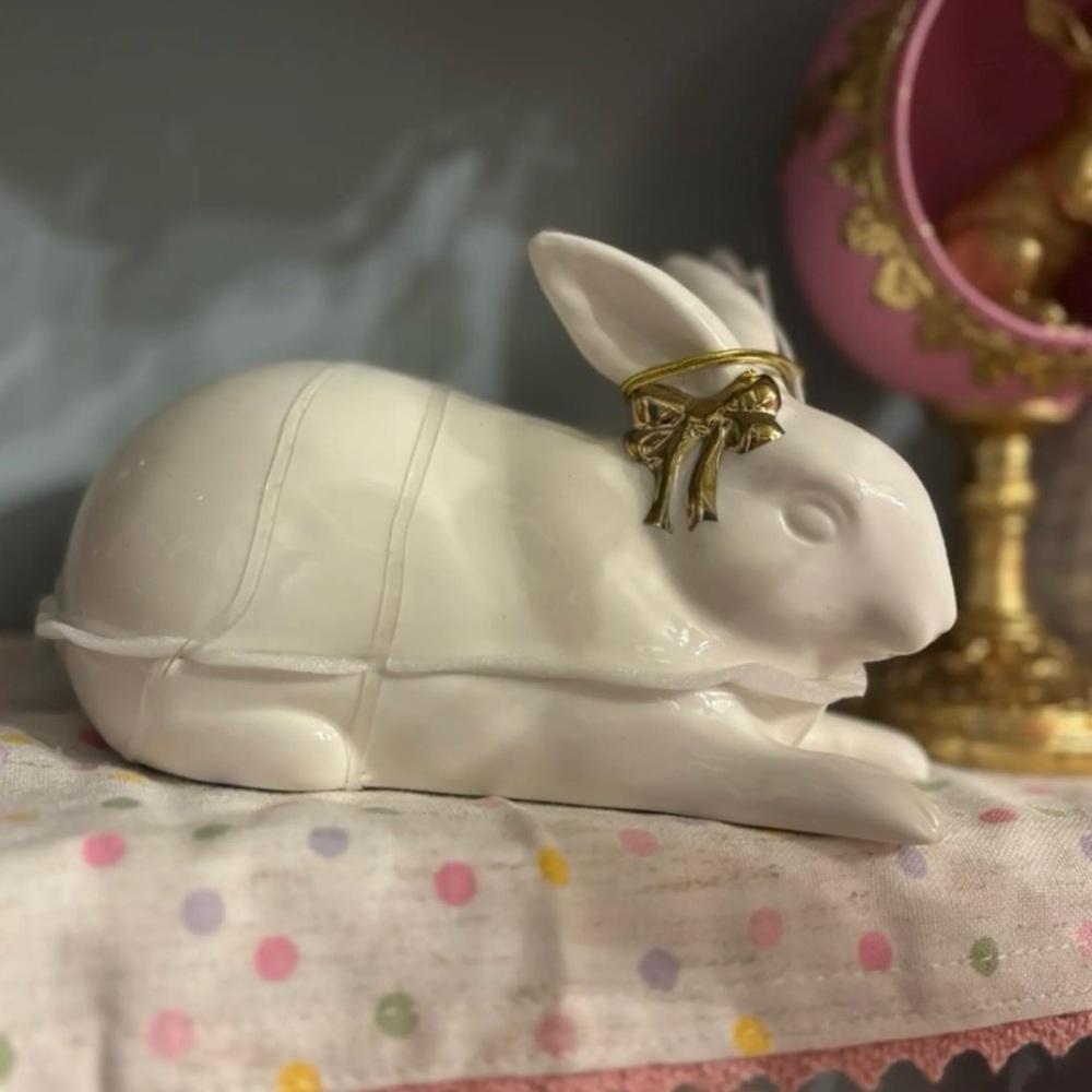 Bunny Butter dish.   Rabbit butter dish.  New